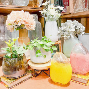 手作りの良さを活かしたガラス製の鉢と花瓶〈西宮店〉