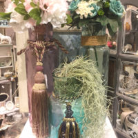 グリーンのあるお部屋によく似合うフラワーベース〈西宮店〉