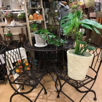 テーブル&チェア型アイアンデコレーション〈なんば店〉