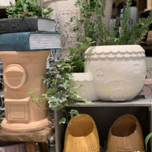 ポップな植木鉢やお花台〈京都桂川店〉