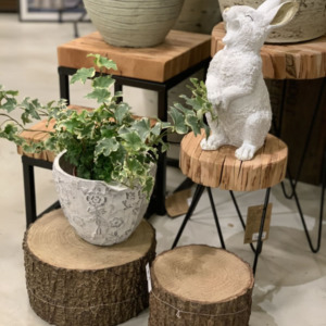 木目調のお花台〈なんば店〉